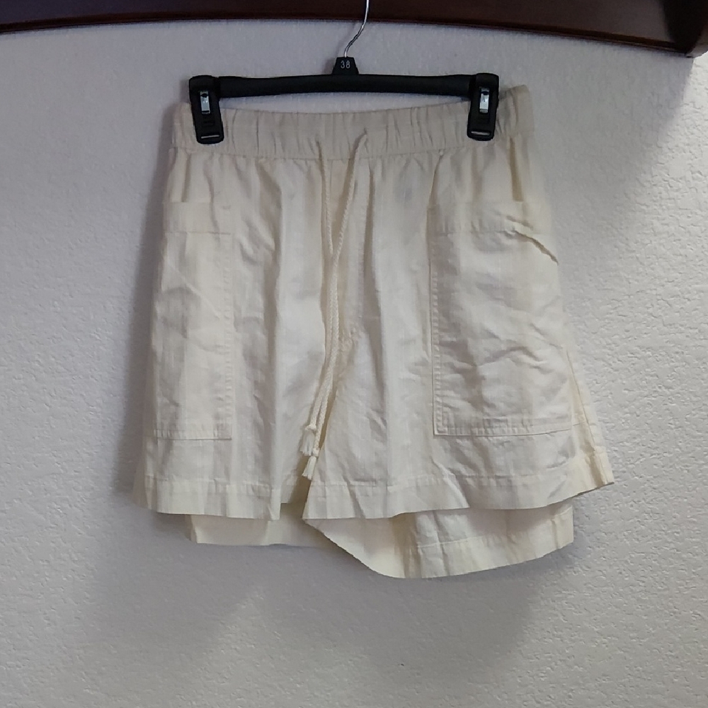 Universal Thread Women's Tan Shorts